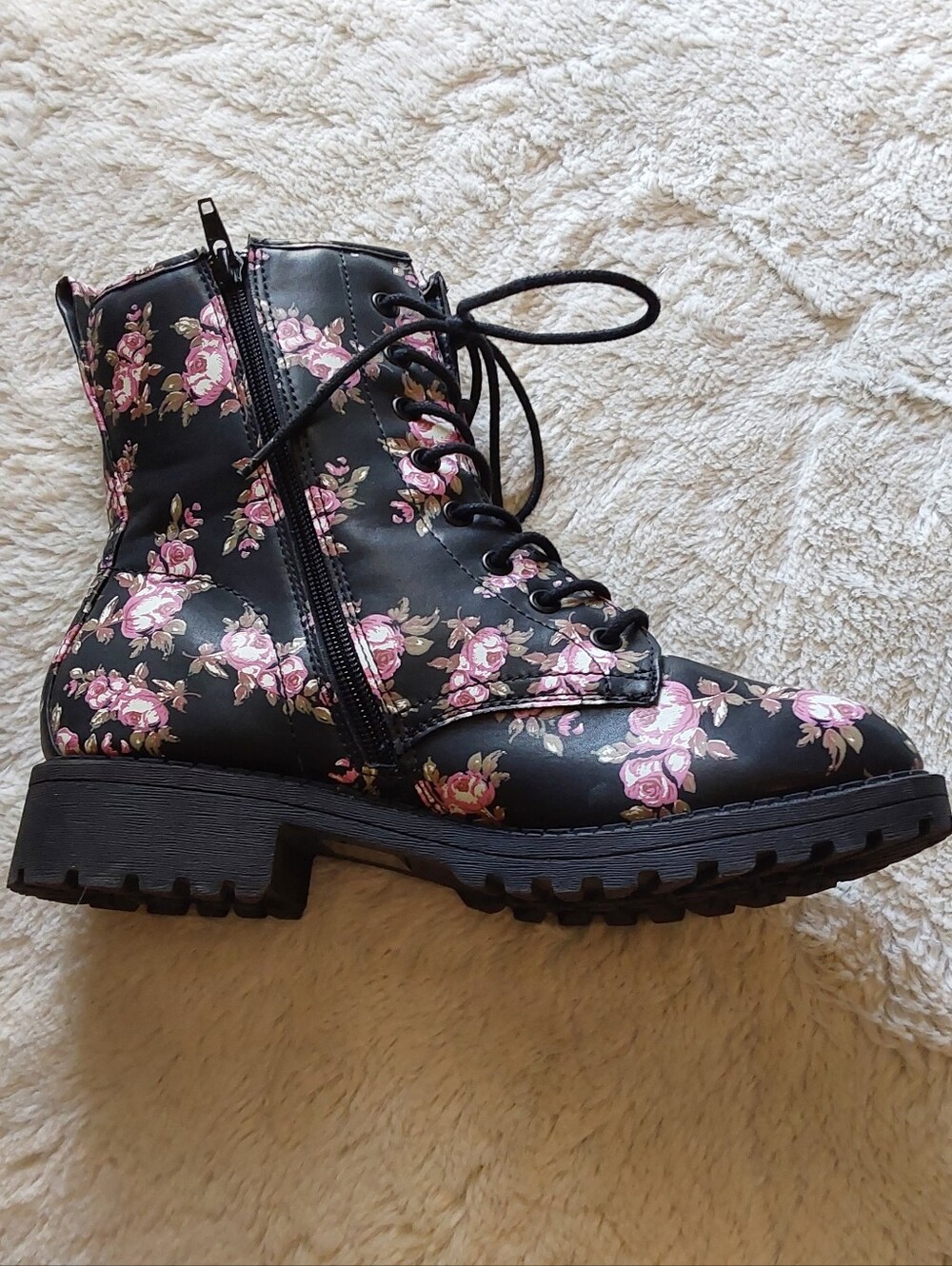 🌺 NWT Jellypop Black Combat Boots with Pink Floral Print
